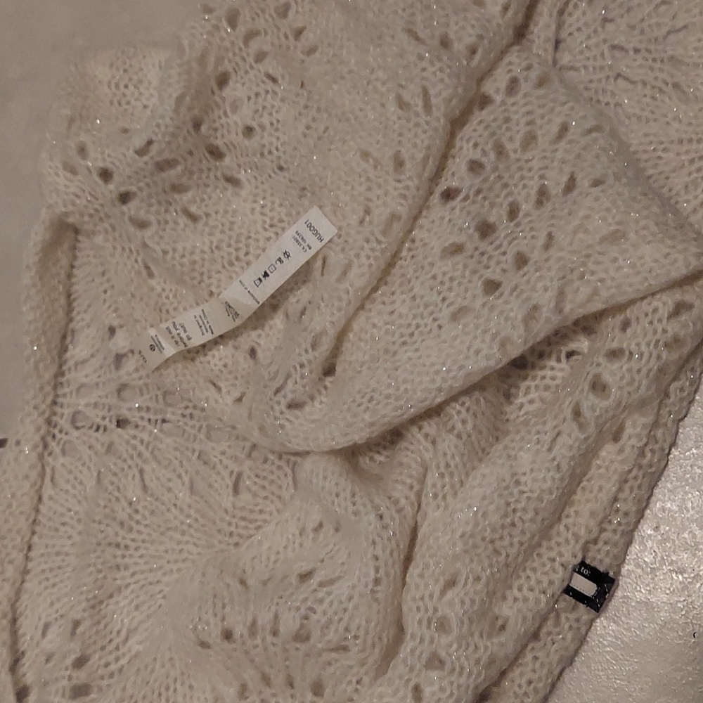 New lululemon crochet shawl